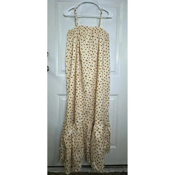 NWT WE WORE WHAT Daisy Print Floral Smocked Maxi Tiered Dress Medium Coastal - Picture 2 of 10